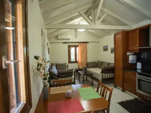 Acrocorinth Apartments