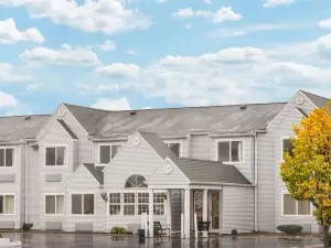Baymont by Wyndham Henrietta - Rochester