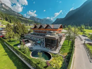X Alp Hotel