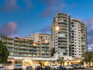 Piermonde Apartments Cairns