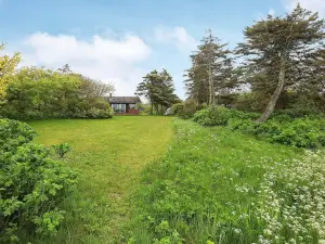 接近Limfjord的帶露台的海濱度假屋