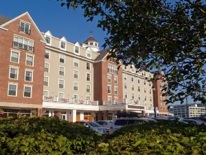 Salem Waterfront Hotel & Suites