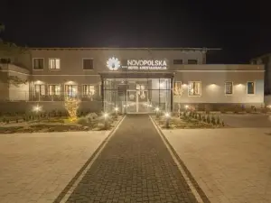 Novopolska - Hotel I Restauracja