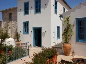 Orloff Legacy Suites Hydra