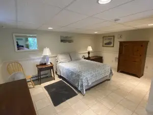 Clean, comfortable and quiet, renting