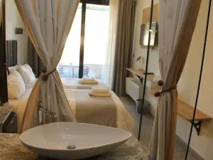 Alexiou Hotel
