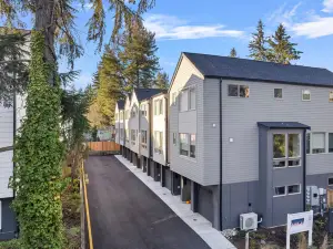 Spacious Three Story Townhouse with Modern Amenities - Inviting Family Retreat