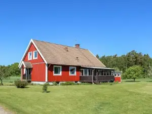 Awesome Home in Bolmsö with Sauna
