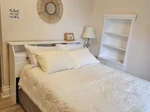 Sunflower Guest Suites