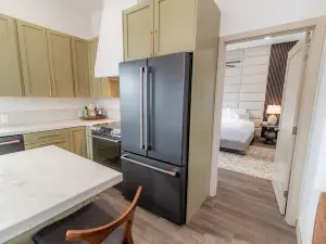 Colony Suites
