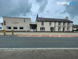Llanina Arms