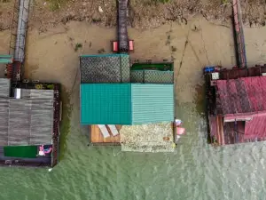 Sagando - Floating House on Sava River