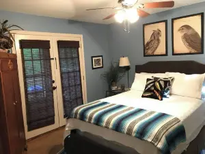 The Pond House- Tranquility, Seclusion, and a View!
