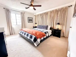 Cozy 4-bedroom house in charming Tehachapi with WiFi, AC