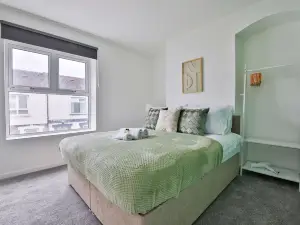 Urban Central 2 Bed House