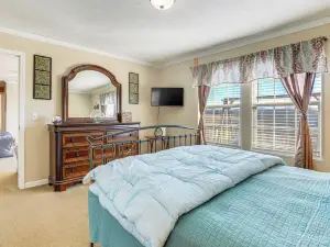 Mountain View Retreat Relax & Unwind