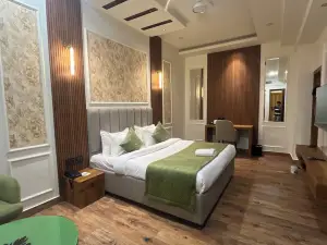 Red Leaf Hotels