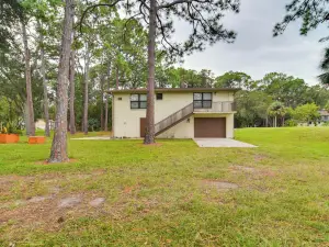 On-Site Pond: Sleek Largo Studio < 7 Mi to Beach!