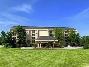 Pittsburgh Airport Inn and Suites