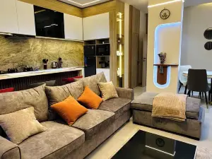 J&E Luxury Apartment