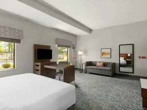 Hampton Inn & Suites Savannah-Airport