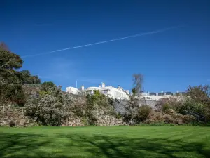 Cliffden Hotel