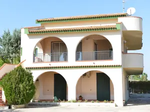Apartment in Villa (Near the Sea)