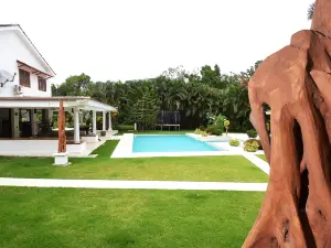Las Terrenas : Front Beach and Garden Villa with Private Staff