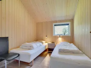 "Jussi" - 3.5km from the Sea