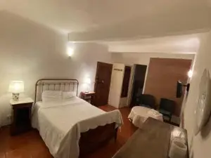Chambres d' hôtes l'Escalo à Moutiers-Ste-Marie (04360)