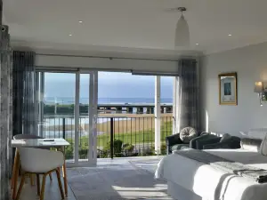 Serenity Ocean Lodge