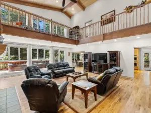 Spring Mountain Manor by Casago McCall - Donerightmanagement