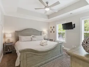 Luxe Kitchen and Spacious Living Area - Charming Low Country Haven