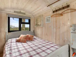 Foxes Walk - Rural Views, Rustic Charm