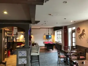 黑洛克旅館