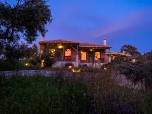 Chamaloni Cottages