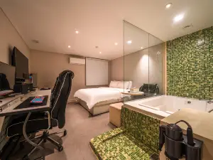 Laria Hotel