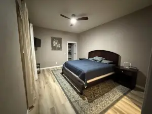 Linda's Lookout - Country Charm