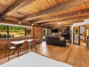 Basecamp Lodge