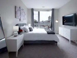 Lux 2BR Apt Downtown at Yale