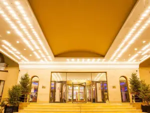 Phoenicia Grand Hotel