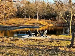 Sweet Dove Cottage Has Walking Trails with Fishing Pond Fun Place to Stay and Play