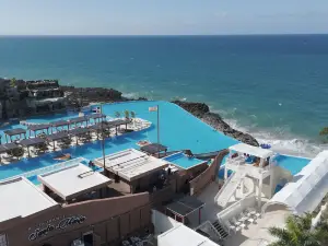 Ocean Village Deluxe