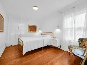 Charming 3-bedroom house with WiFi, AC in marvelous Hudson Valley.