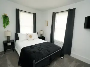 2 homes- 7BR: Gather & Relax