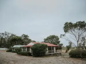 Alkoomi Chalets