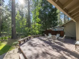 Fun Family Cabin in the Heart of the Lost Sierra w/ BBQ, Games and Tons of Space