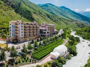 Jannat Resort, Koi Tash