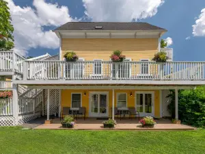 ดิแอดมิรัลส์ อินน์ รีสอร์ท