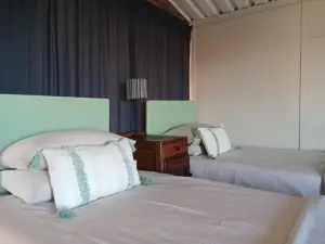 Raapfontein Self-Catering and Camping